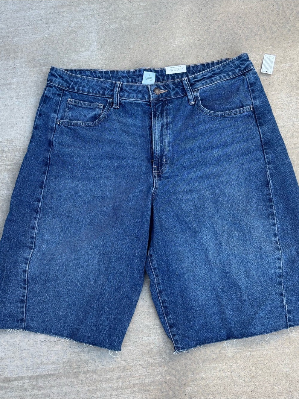 Women’s Barrel Bermuda Shorts  - Dark Blue